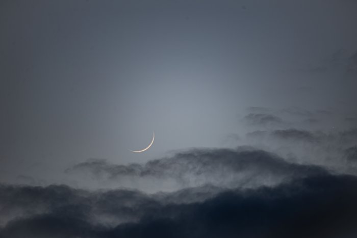 Mercury and the Moon at close conjunction